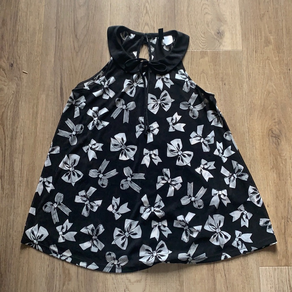 Bow sleeveless blouse